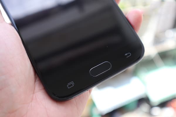 4 Cách khắc phục lỗi điện thoại Samsung không sáng màn hình