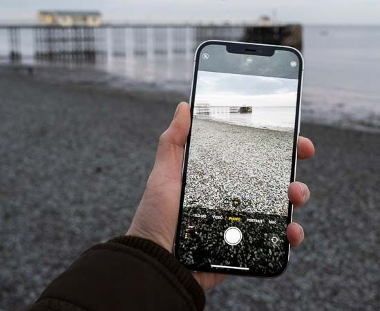 Tìm Hiểu Về Camera iPhone Bị Vỡ Kính Bảo Vệ - Dấu Hiệu Và Cách Sửa