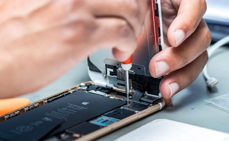 Dịch vụ sửa chữa điện thoại không sạc vào pin iPhone Samsung Vivo Xiaomi uy tín lấy liền giá rẻ tphcm