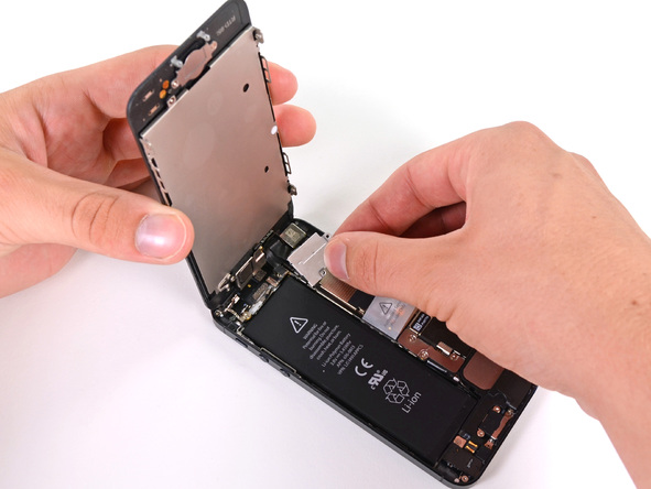 Lý do bạn nên chọn cửa hàng thay màn hình iPhone uy tín ngay từ đầu