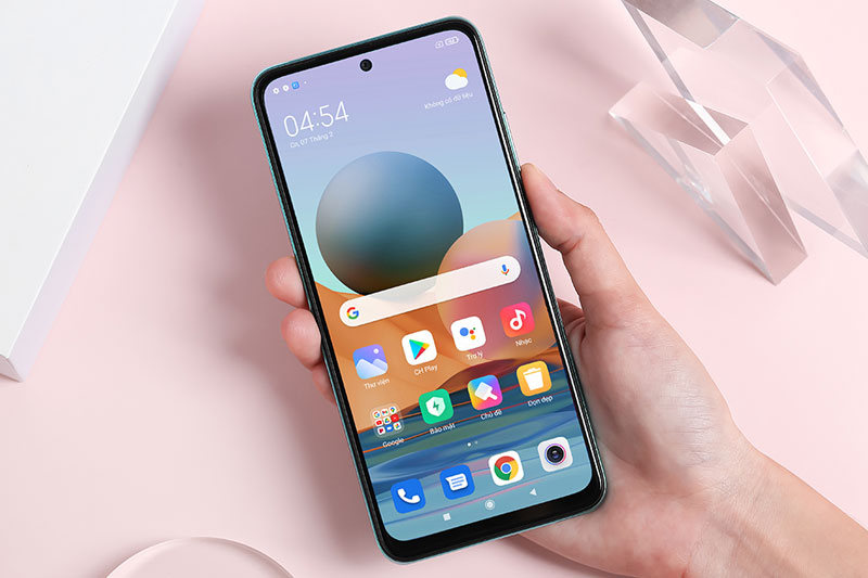 Tác động của màn hình nứt nhẹ đến giá trị bán lại của điện thoại Redmi