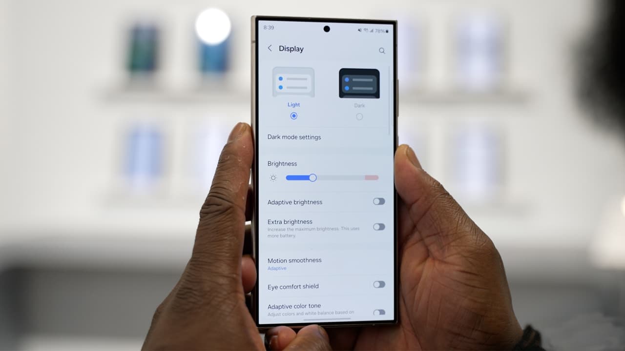 Công Nghệ Adaptive Brightness Trên Màn Hình Samsung: Tự Động Điều Chỉnh Độ Sáng