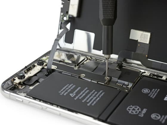 Thay pin iPhone 6 6S 7 8 Plus X XR XS 11 12 13 14 Pro Max chính hãng ở đâu tại tphcm?