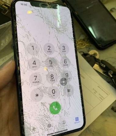 Chi phí sửa chữa và thay thế màn hình iPhone bị nứt