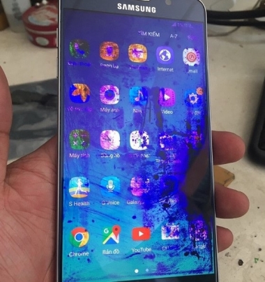 Có nên thay màn hình Samsung khi bị chảy mực không?