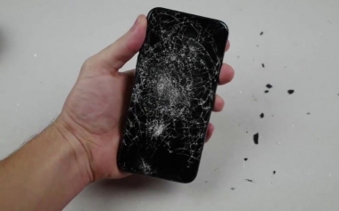 Tác hại khi cố sử dụng màn hình iPhone đã bị vỡ